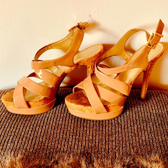 Jessica Simpson Head Turners! - Picture 2 of 4